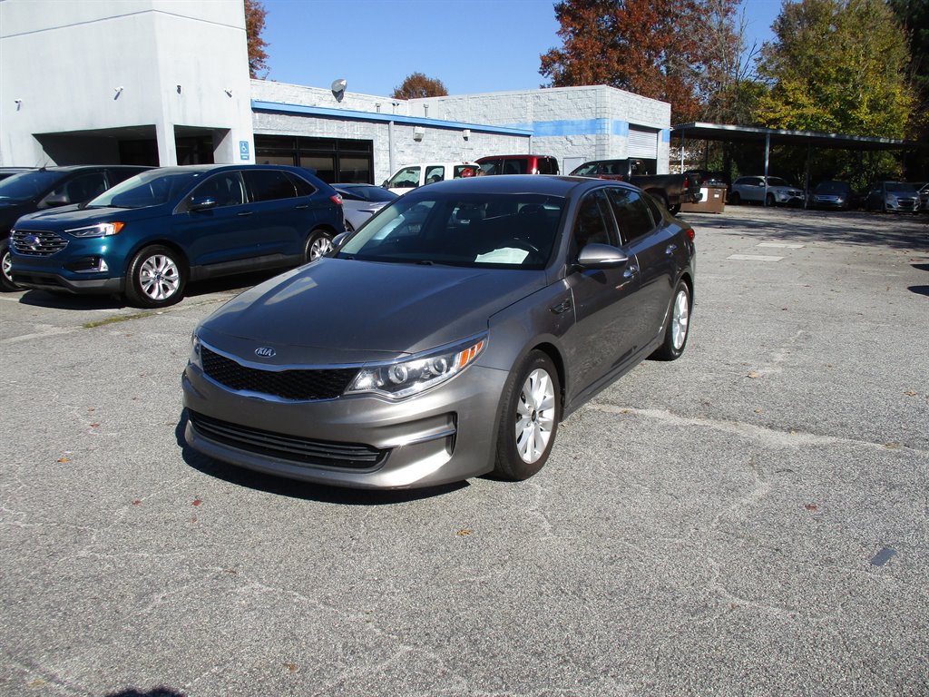 2017 Kia Optima EX's photo