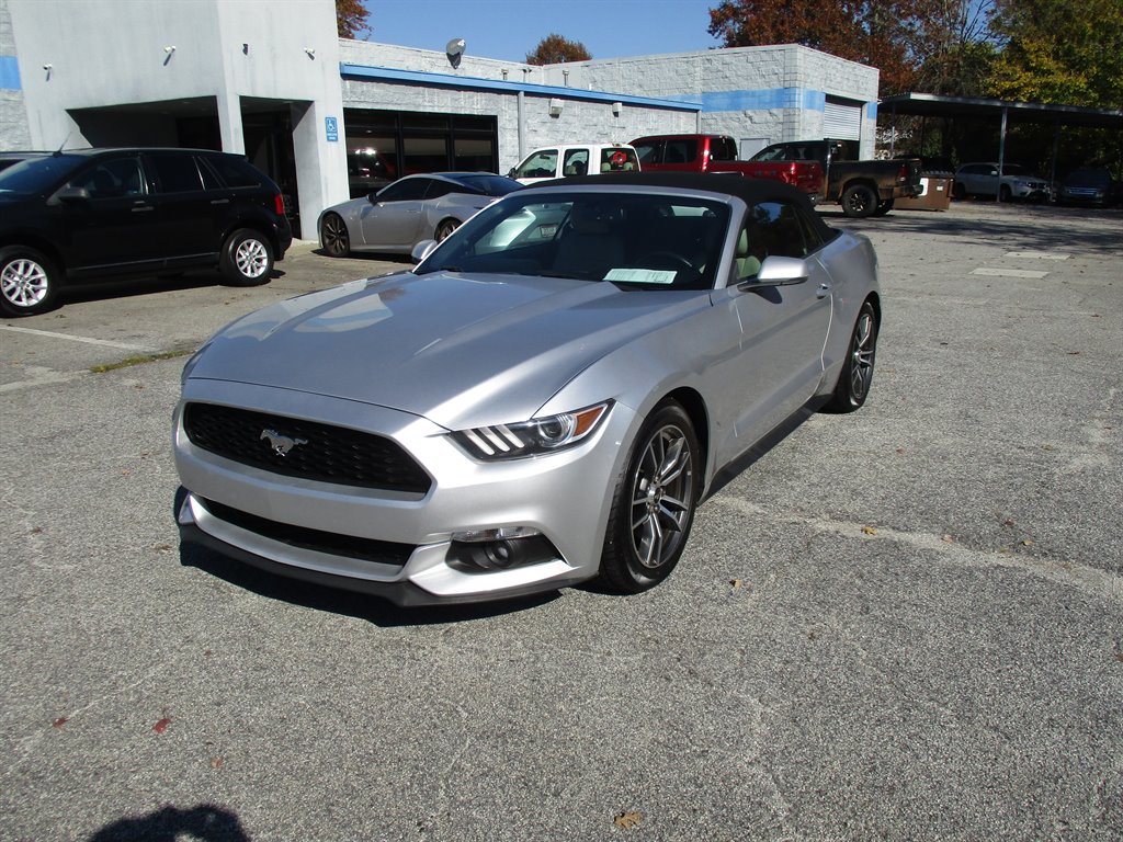 2017 Ford Mustang EcoBoost Premium's photo